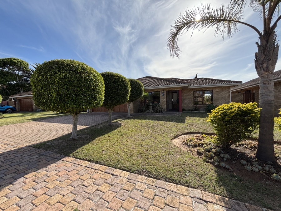 To Let 3 Bedroom Property for Rent in Summerstrand Eastern Cape